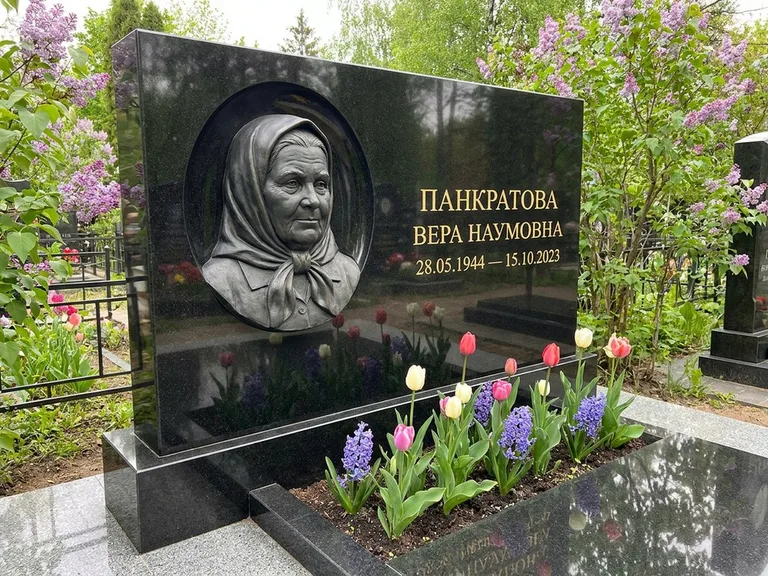 Памятник с барельефом — выполненная работа 26 в Волгограде