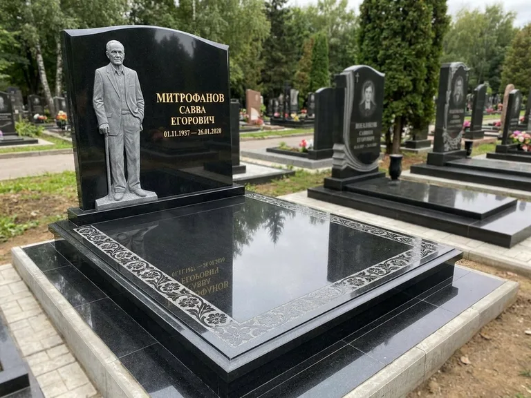 Памятник с барельефом — выполненная работа 48 в Волгограде