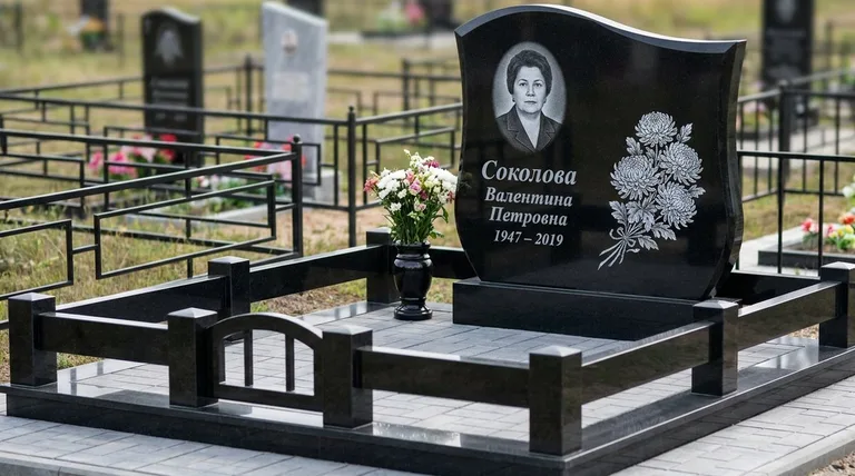 Памятник с гравировкой хризантем — выполненная работа «Соколова» в Волгограде