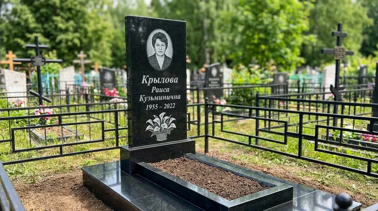 Памятник с гравировкой калл — выполненная работа «Крылова» в Волгограде