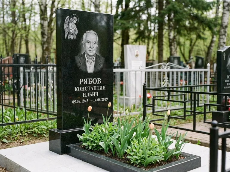 Памятник с гравировкой ангела — гравировка ангела с крестом рядом с эпитафией, работа «Фаддеев» в Волгограде