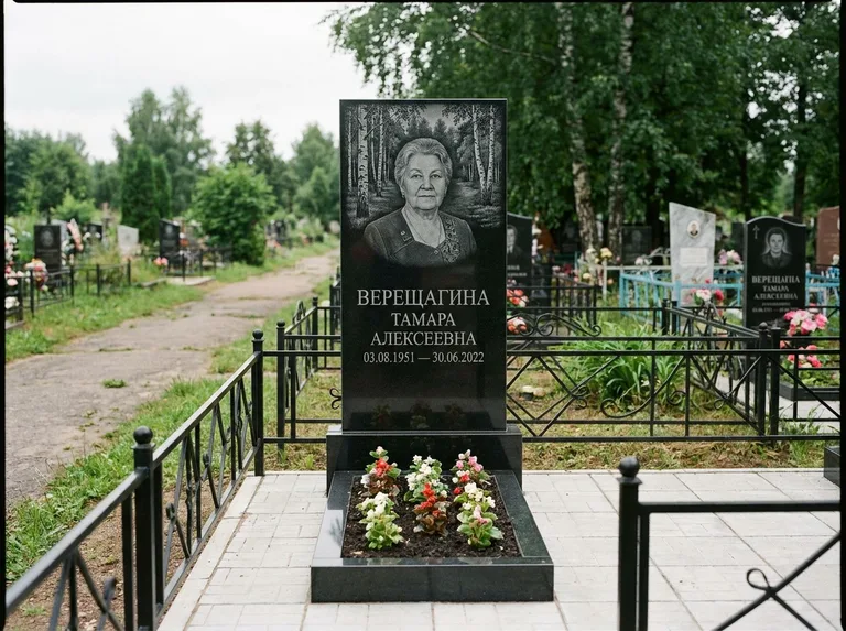 Памятник с гравировкой берёзы — гравировка берёзовой рощи в глубину, работа «Верещагина» в Волгограде