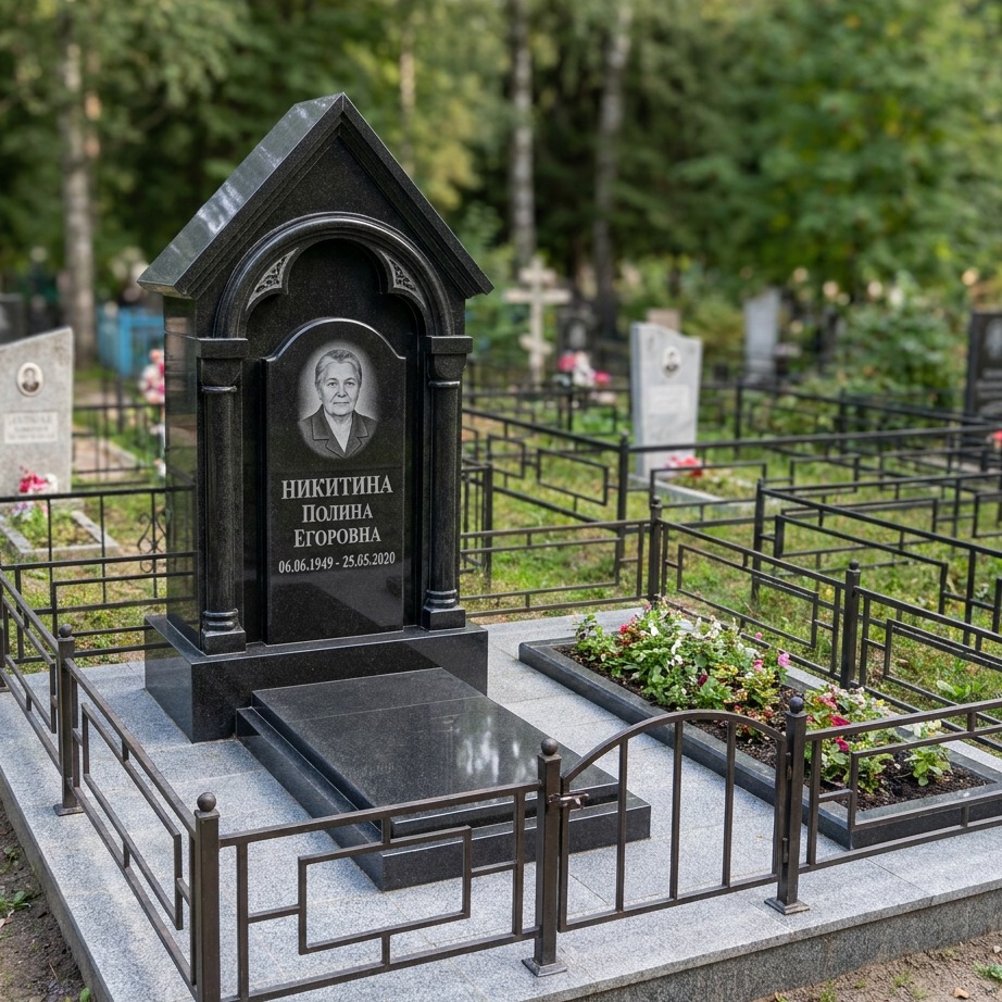Пример дизайна: Памятник-часовня из чёрного гранита — фото и цена